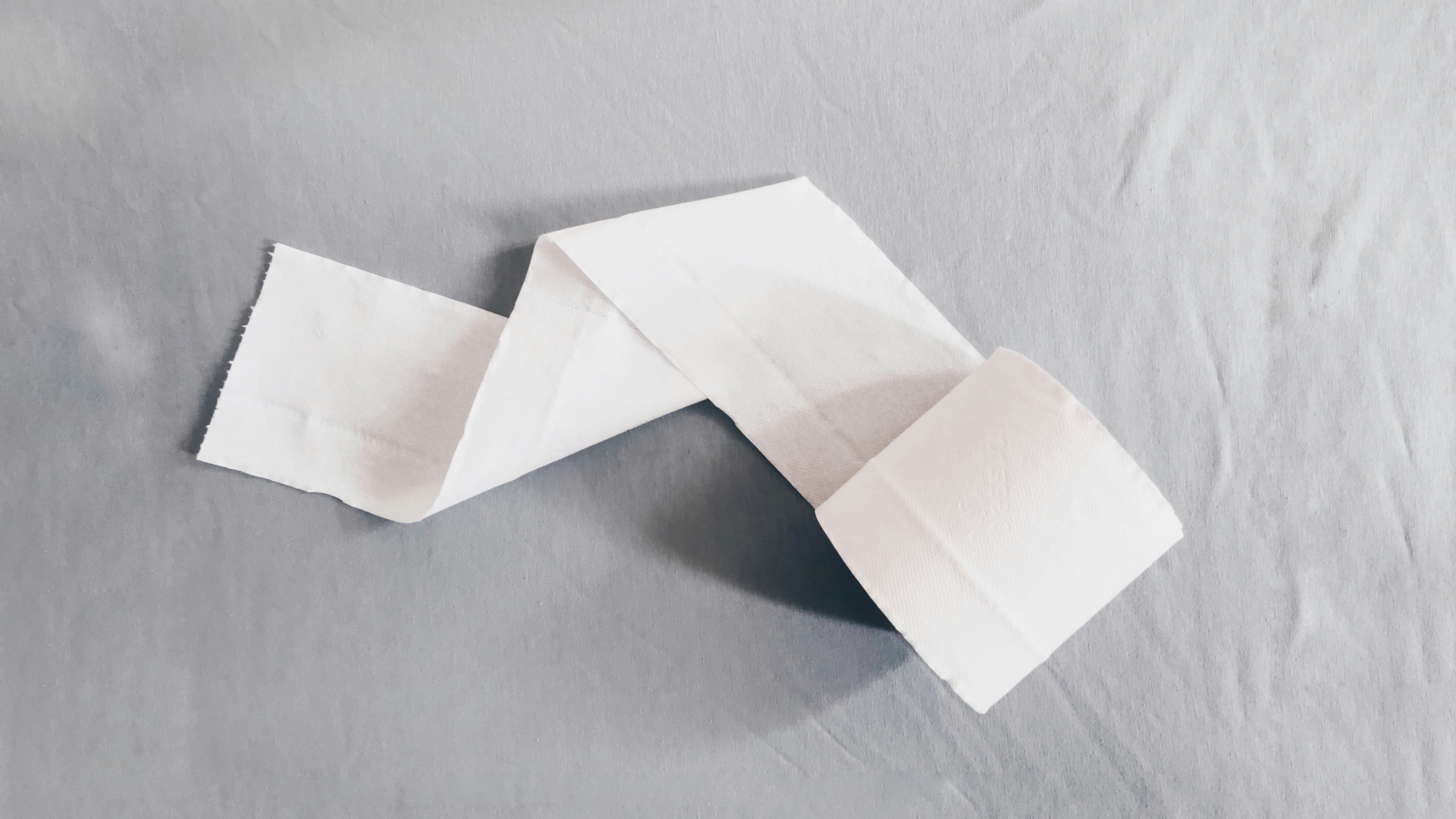 Kitchen Paper Towels vs. Reusable Cleaning Cloths